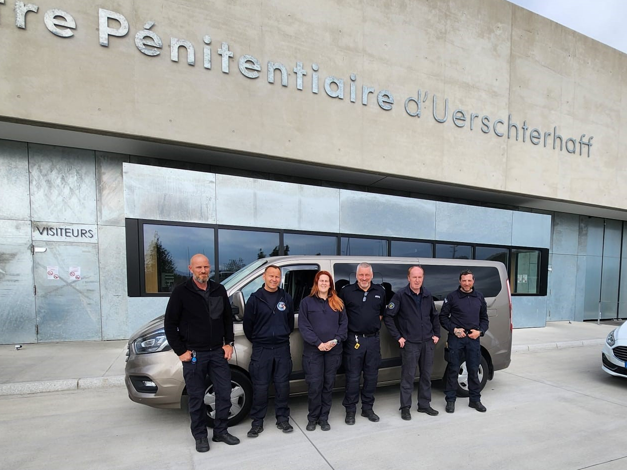 Les maîtres-chiens des brigades canines du ministère de la Justice de la Rhénanie-du-Nord-Westphalie et du ministère de la Justice de Bade-Wurtemberg en visite au Luxembourg